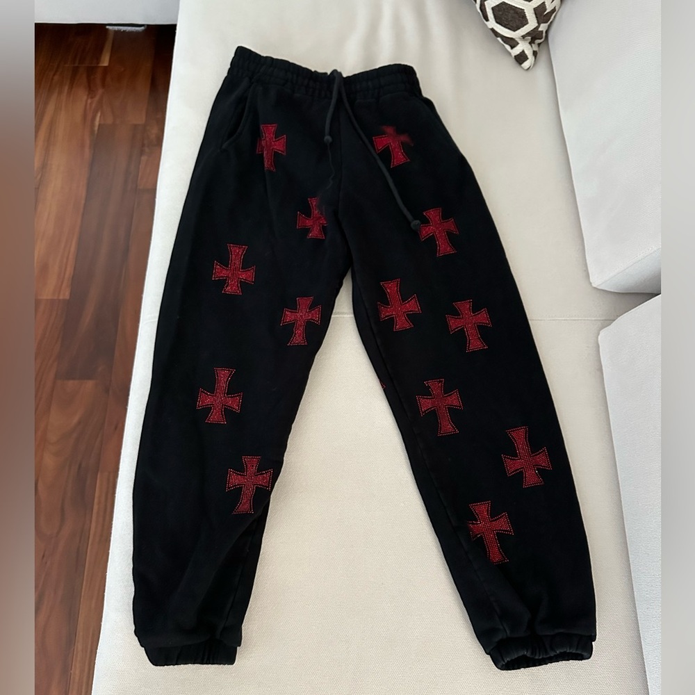 UNKNOWN BLACK SWEATPANTS JOGGERS W/RED MINI RHINESTONE CROSSES SIZE MEDIUM